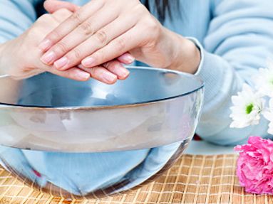 手指倒刺拔了变硬,手指倒刺顺着拔