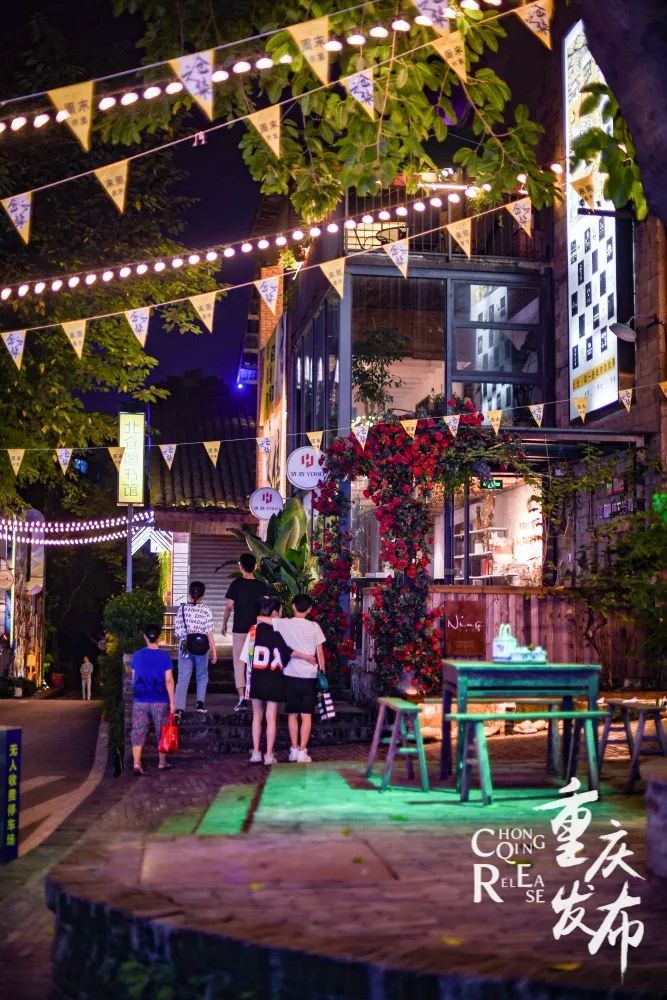 山城重庆夜晚如此宁静而美丽,夜晚的重庆格外迷人