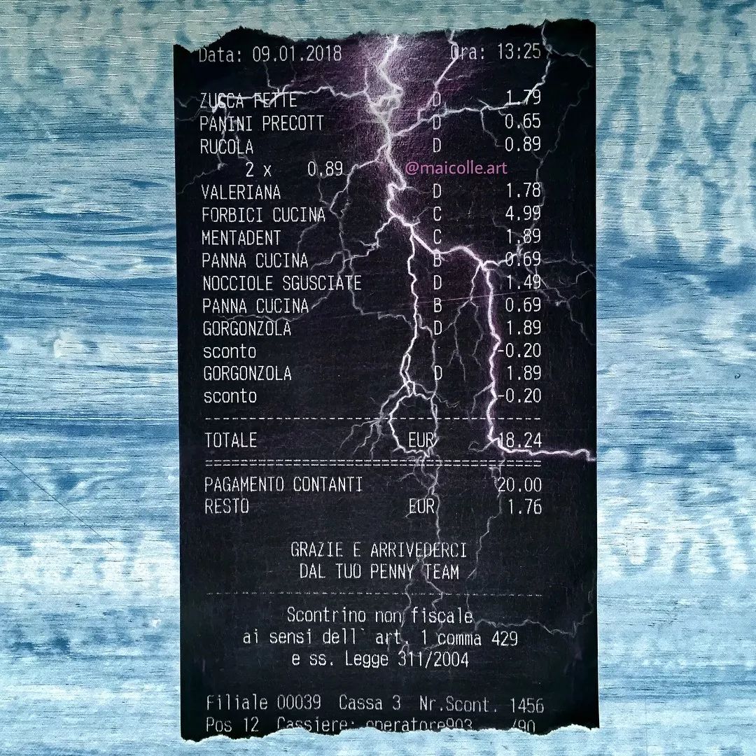 画纸用光了？多去几趟超市就有了。他把购物小票秒变成世界名画