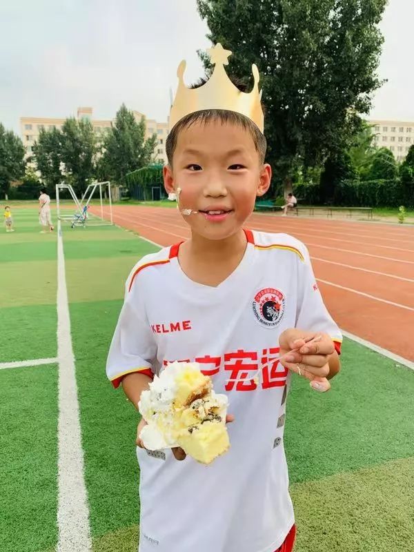 足球青训过生日,鲁能青训队员生日