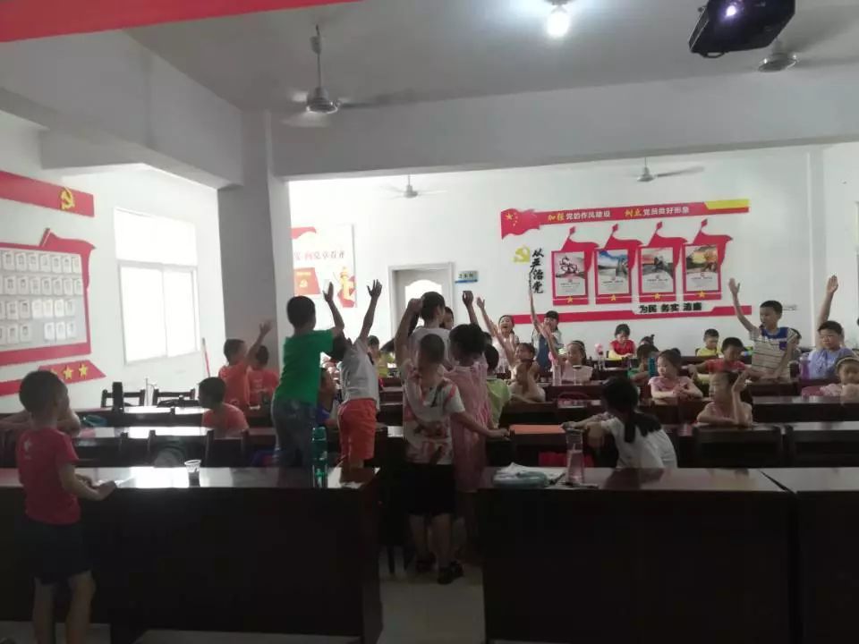 青佑之光志愿,三下乡服务志愿者活动怎么报名