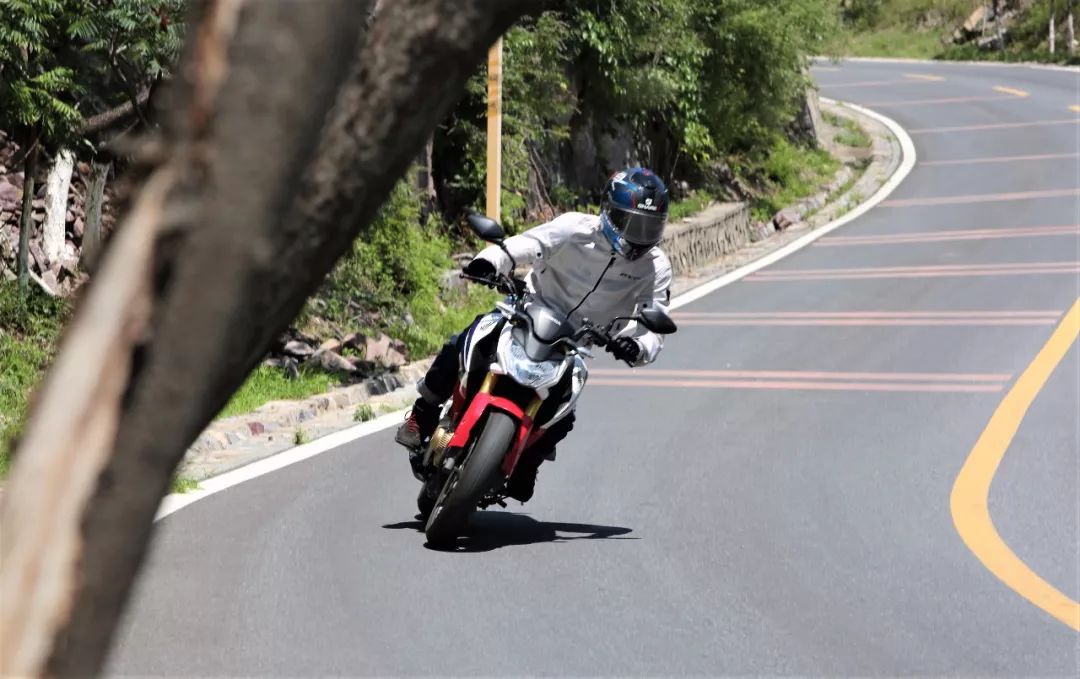 新大洲本田cbf190r与五羊本田cb190,cbf190r新大洲本田测评