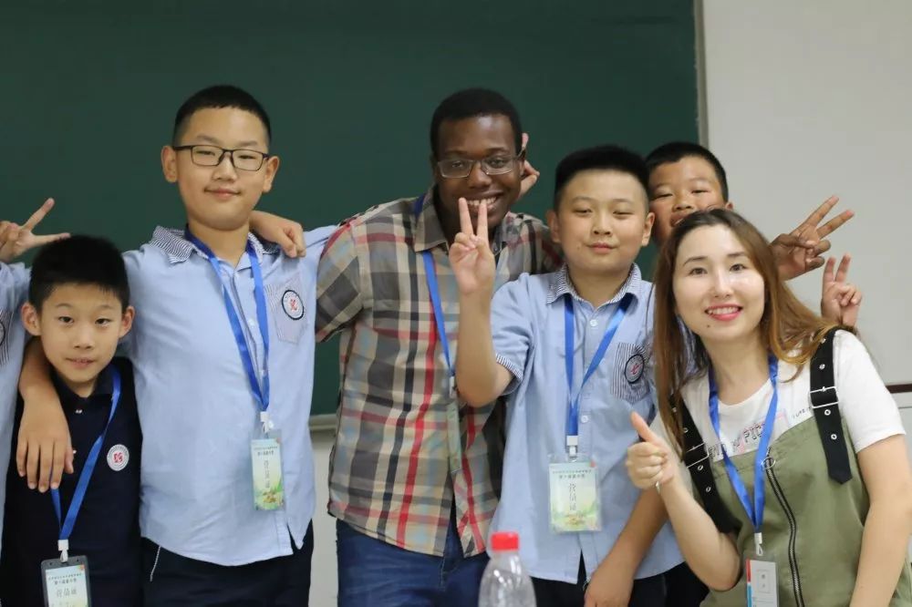 DAY7恰十年，夏令营乘风破浪；正青春，愿少年扬帆远航——杭州师范大学东城教育集团第十届夏令营闭营仪式