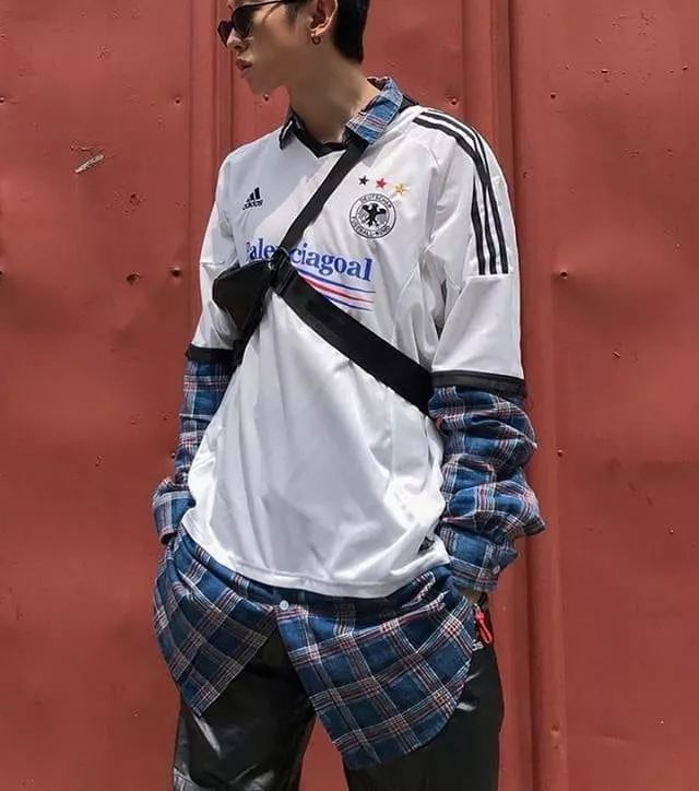 足球衣潮流设计,足球衣风格穿搭