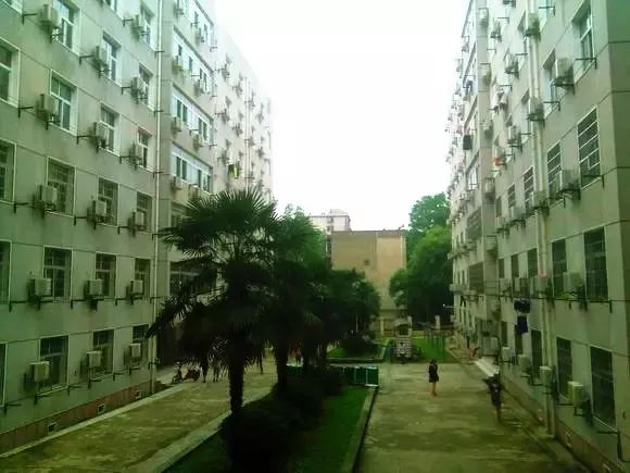 华中师范宿舍环境如何,华中师大本科生宿舍