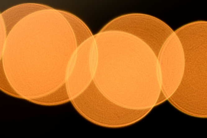 腾龙sp35mm1.4镜身是金属的,腾龙sp17-50mmf2.8镜头