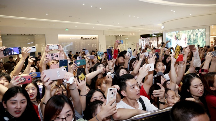 毛不易戴的眼镜,毛不易同款新眼镜框