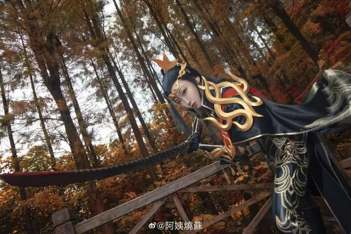 A爆的神刀大妹砸，这么帅气是犯规啊