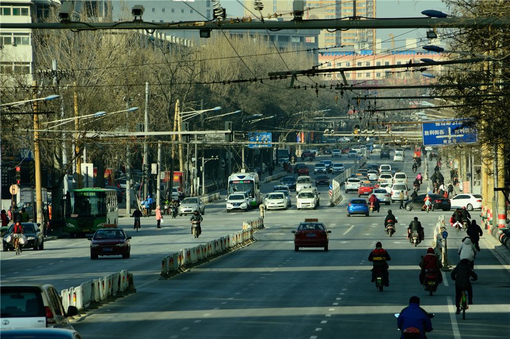 有个辫子粗又长的在太原吸引了路人几十年，可惜……|我家住在解放路