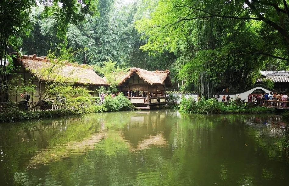 “火”上了央视!没想到夜晚的成都,居然藏了这么多耍法