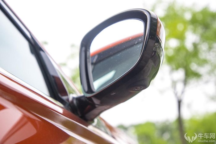 日产天籁舒适版适不适合跑专车,2021款东风日产天籁试驾视频