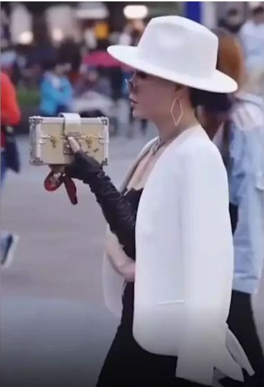 保时捷女司机的道歉到底证明什么,保时捷女司机最后怎么了