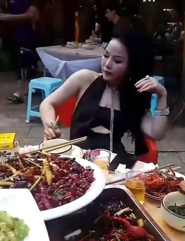 保时捷女司机的道歉到底证明什么,保时捷女司机最后怎么了