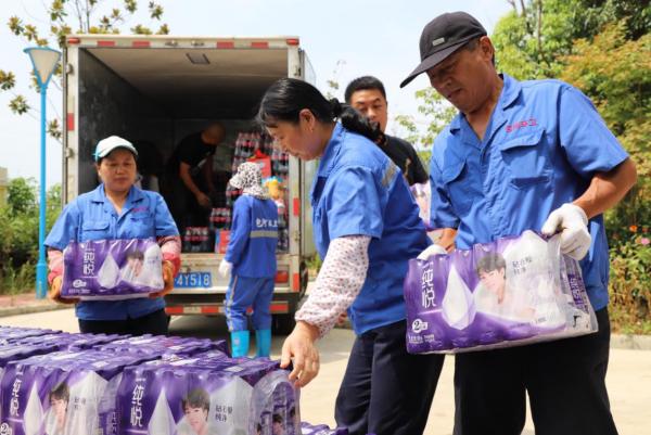 纯悦矿泉水一瓶1.5升,纯悦矿泉水送水杯