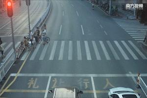 不文明交通违法行为之闯红灯篇,闯红灯不文明行为被曝光