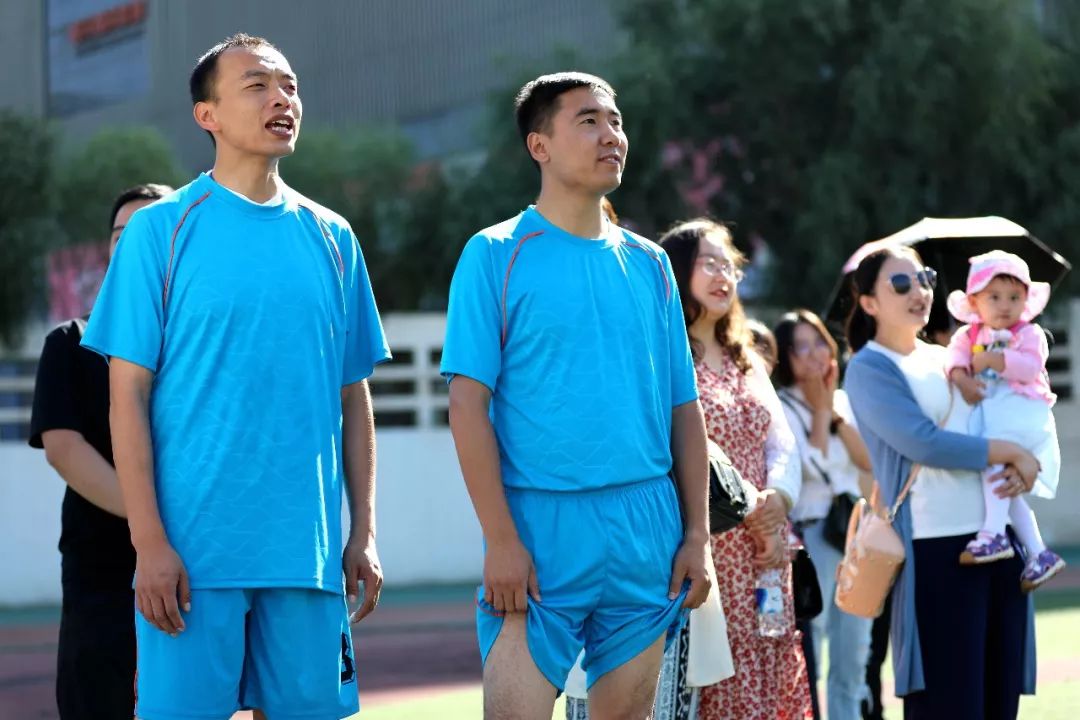 喜讯足球比赛冠军,喜报战报