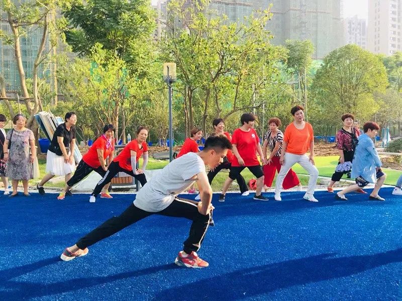 家门口足球场,武汉免费足球场智能足球场