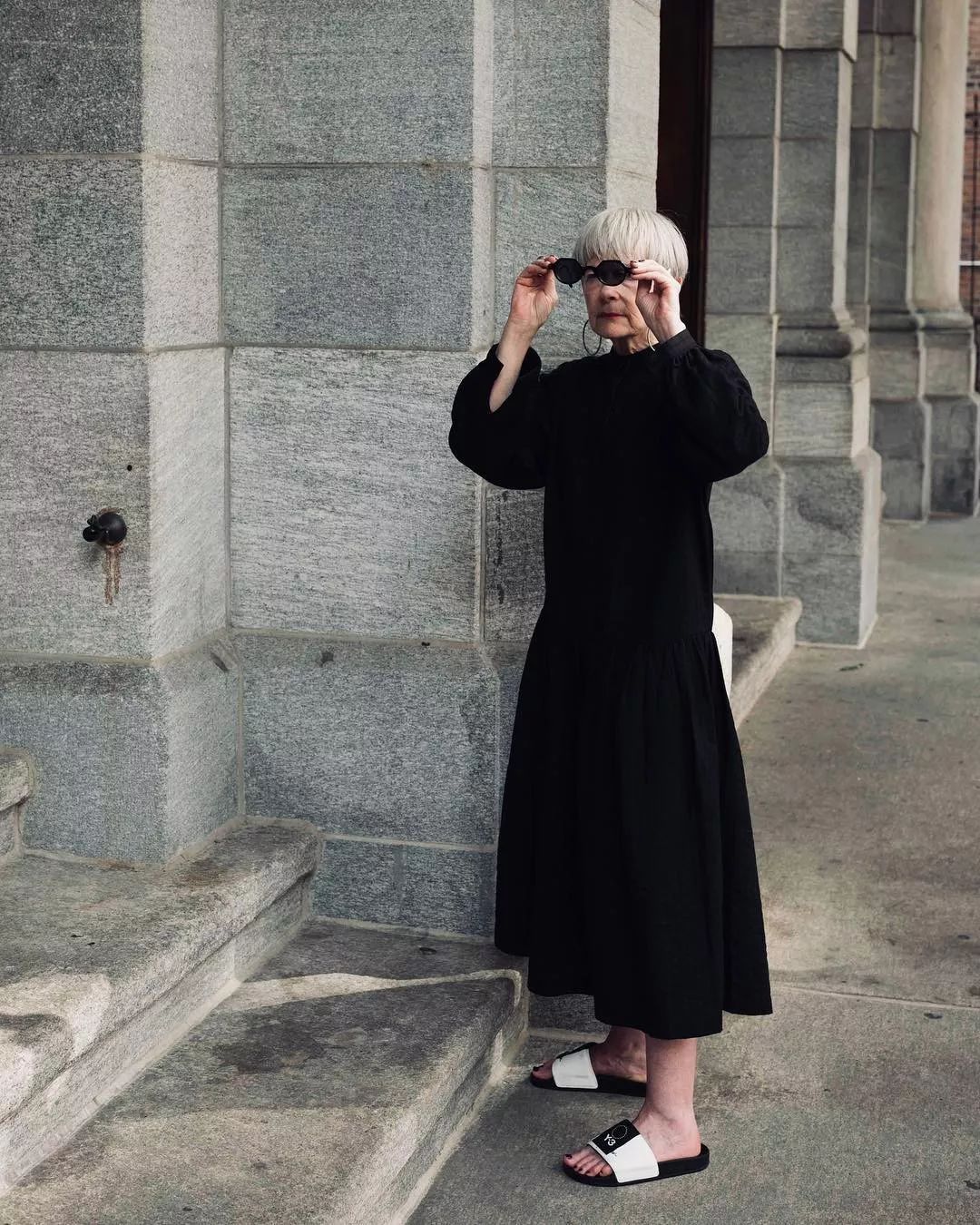 想和任何人都保持距离,想跟一个人保持距离