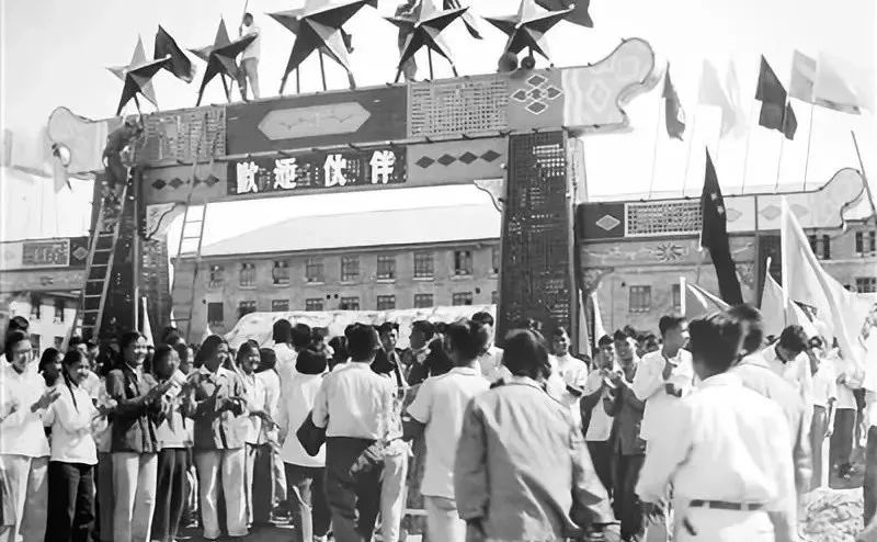 开学季：有一种爱，叫做爸妈给你塞的行李箱！（附大学新生行李箱应怎么选？）