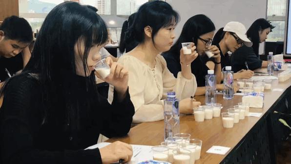 如何选择一款安全放心的牛奶,选择哪一款纯牛奶最好