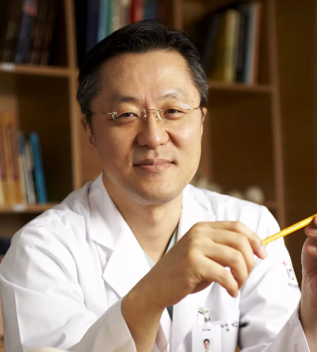 薄唇如何丰唇好看,丰唇使嘴唇变得更美