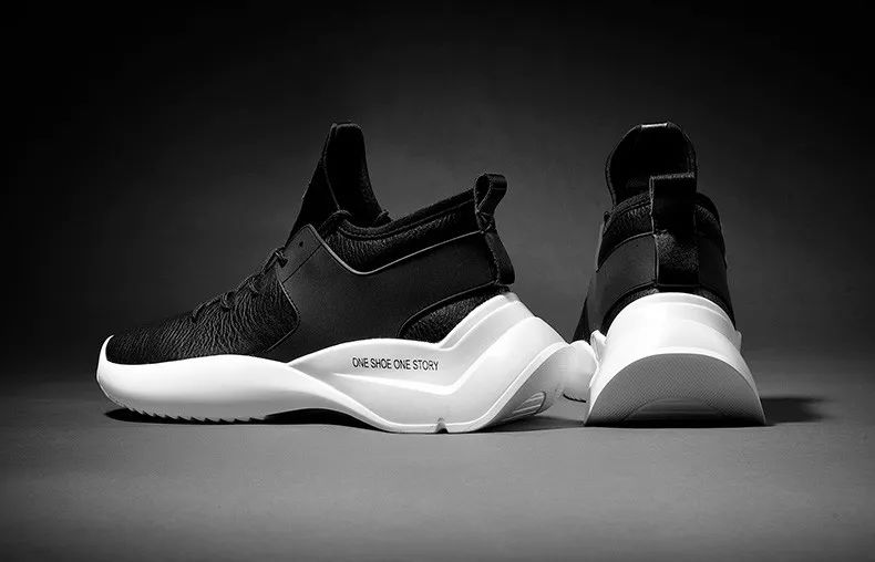 这款鞋！让整条街的回头率都归你！舒服的如同踩棉花！帅到不像实力派