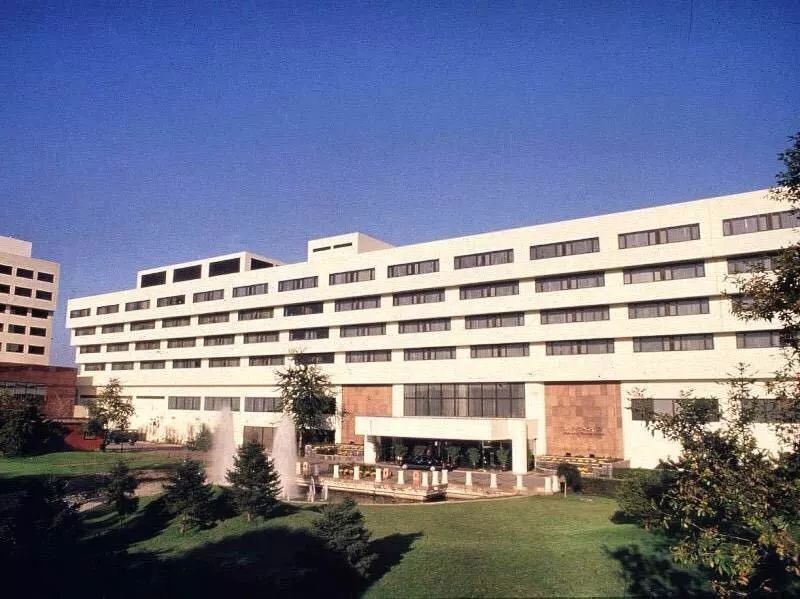 海滨假日花园喜来登酒店,烟台开发区海滨假日花园喜来登