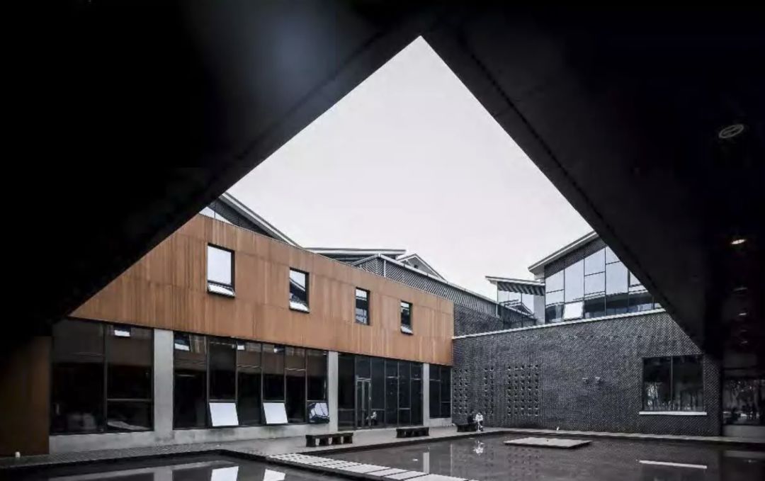 爱豆的父母都叫他们什么名字,爱豆的爸爸妈妈