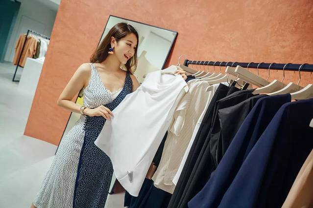 新加坡最美的机场有什么好玩的,新加坡机场免费观光之旅