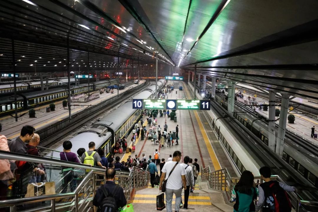 国庆假期火车票今日发售,这几条线路车票紧俏