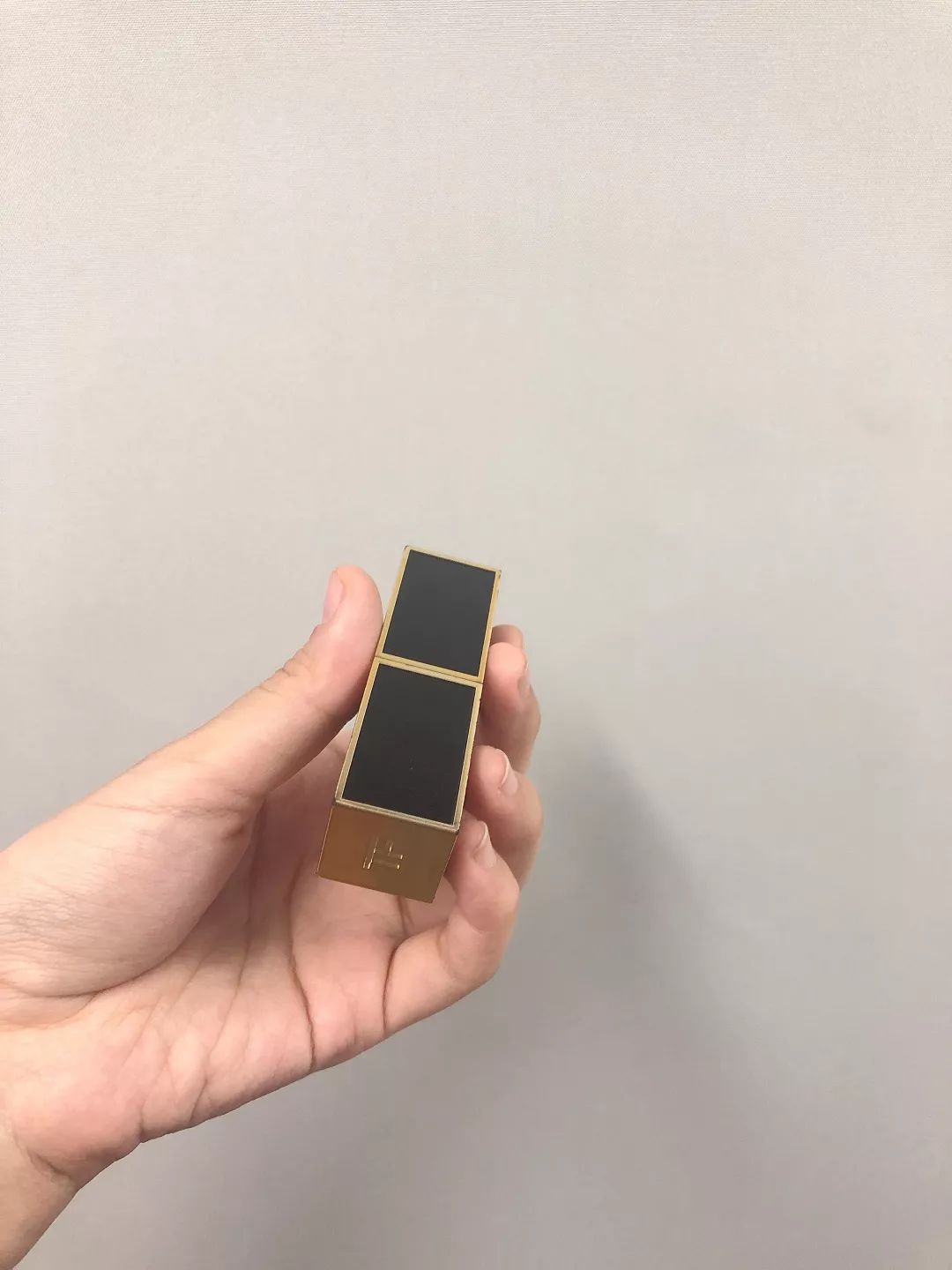 编辑部翻包｜90—00的编辑们到底在用什么美妆好物？（一）（文末有福利）