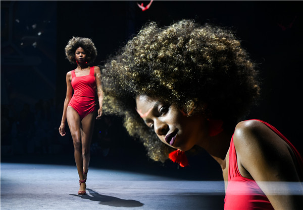 百年经典泳装点亮水立方,jantzen羊毛泳衣