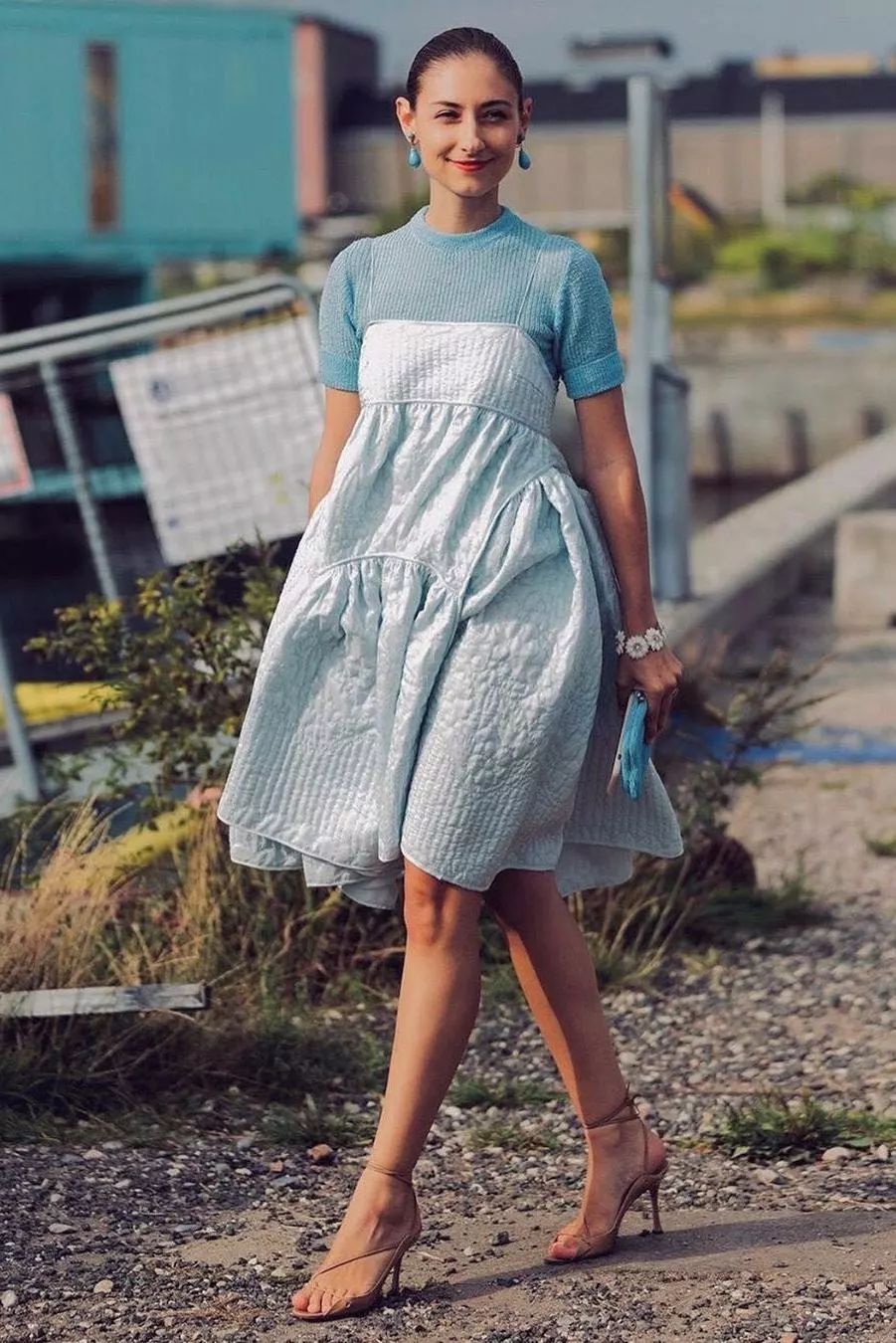 秋冬黑红裙子大码胖mm显瘦遮肉,今年最火的裙子显瘦遮肉