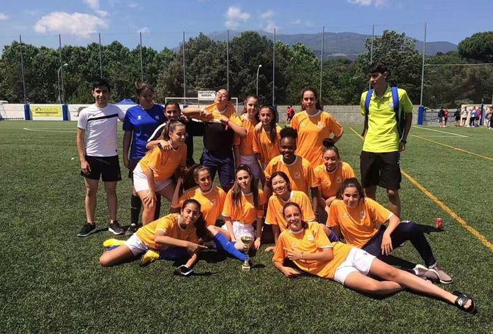 9岁进入省队,9岁入选国家乒乓球少年队