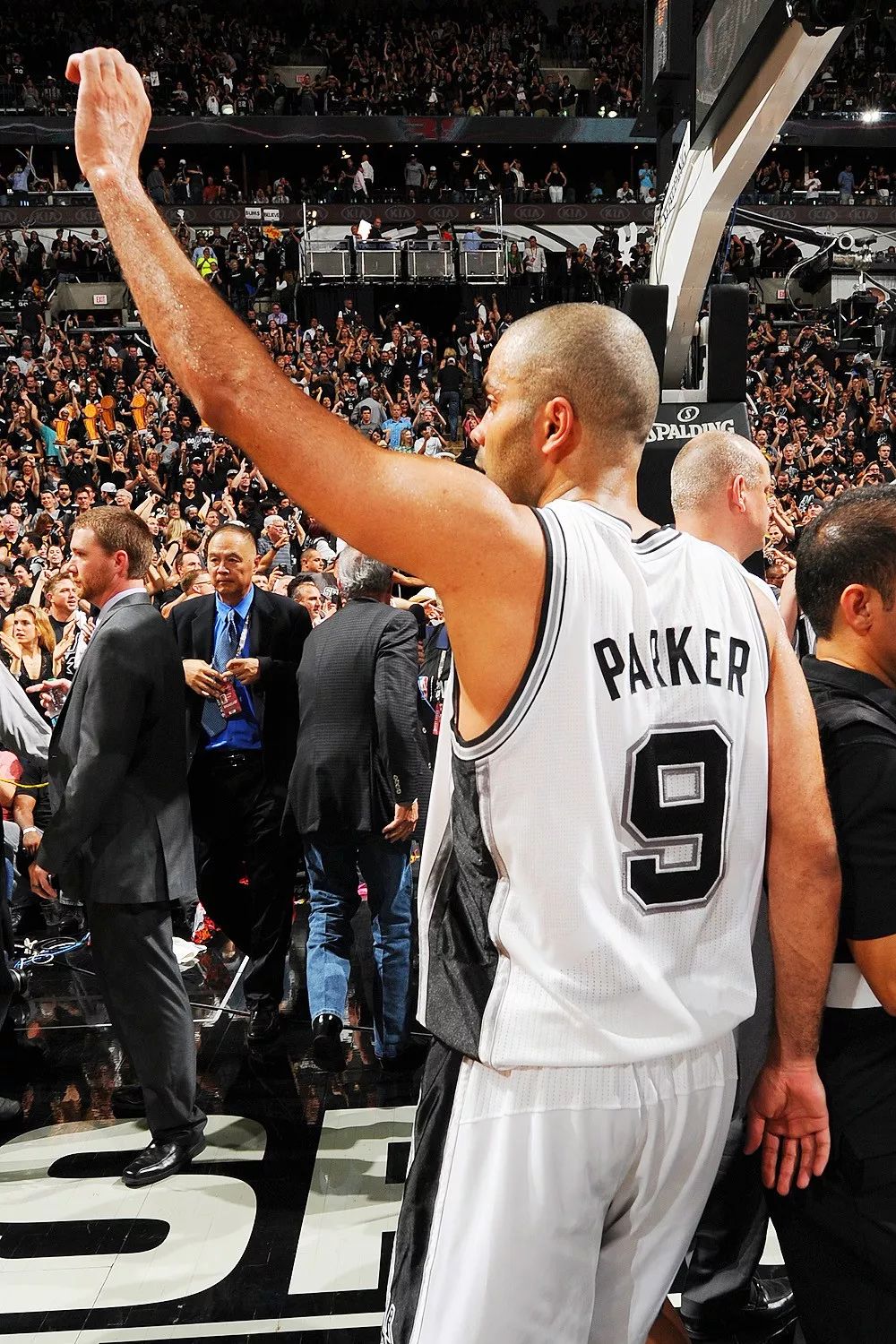 帕克马刺球衣退役,2021勇士助教帕克