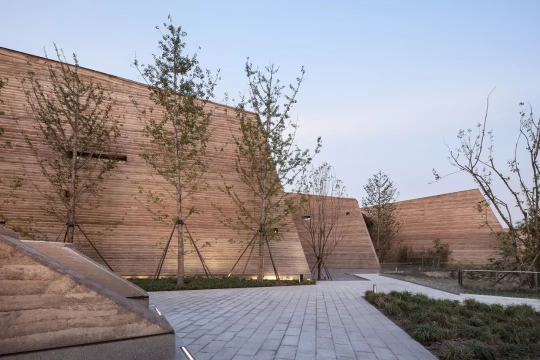 閮戝窞寤轰笟瓒崇悆灏忛晣娓稿涓績,閮戝窞寤轰笟瓒崇悆灏忛晣涓績