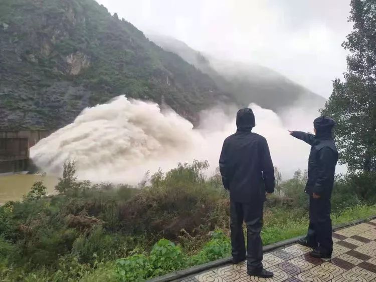 秋雨绵绵保重身体,秋雨绵绵助眠
