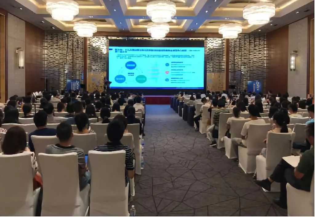 引智引制引治！中智咨询在引擎