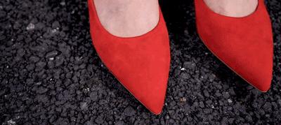 奥黛丽赫本钟爱的猫跟鞋,奥黛丽赫本尖头小黑鞋