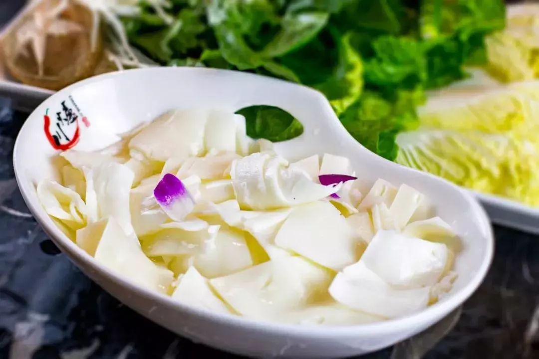 5.8折狂嗨8天！川炉火锅三周年店庆，让你一次吃过瘾！就在龙湫湾