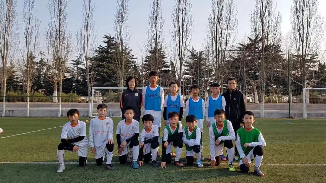 鲁能足校的青训模式,一群门外汉