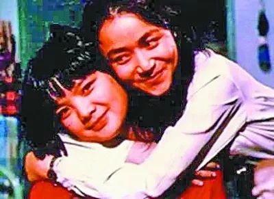 红衬衫古着风,街上为什么会流行红衬衫