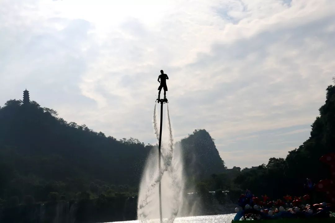 广西柳州夜空灯光秀,柳州大型烟花秀
