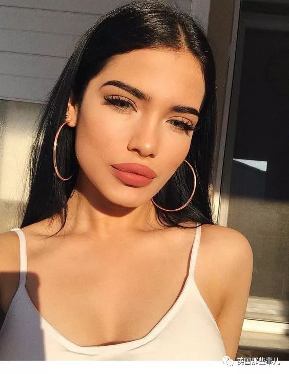 淇濆姞鍒╀簹濂冲瓙涓板攪,淇濆姞鍒╀簹濮戝涓板攪