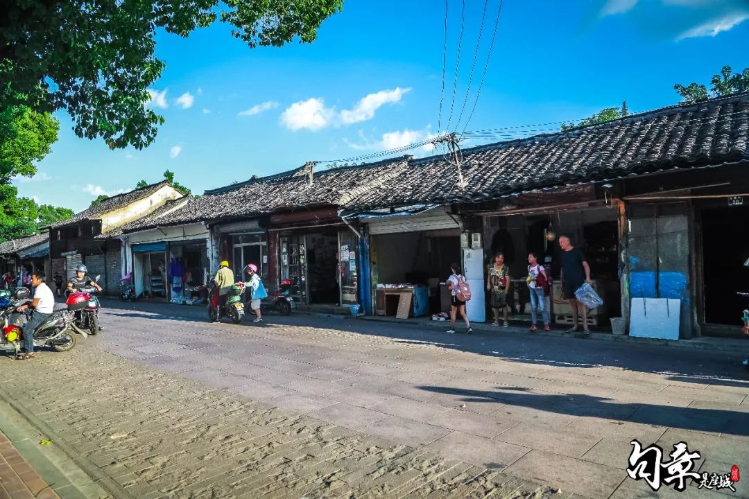 东横街老店的最后一天，我回到了中城小学