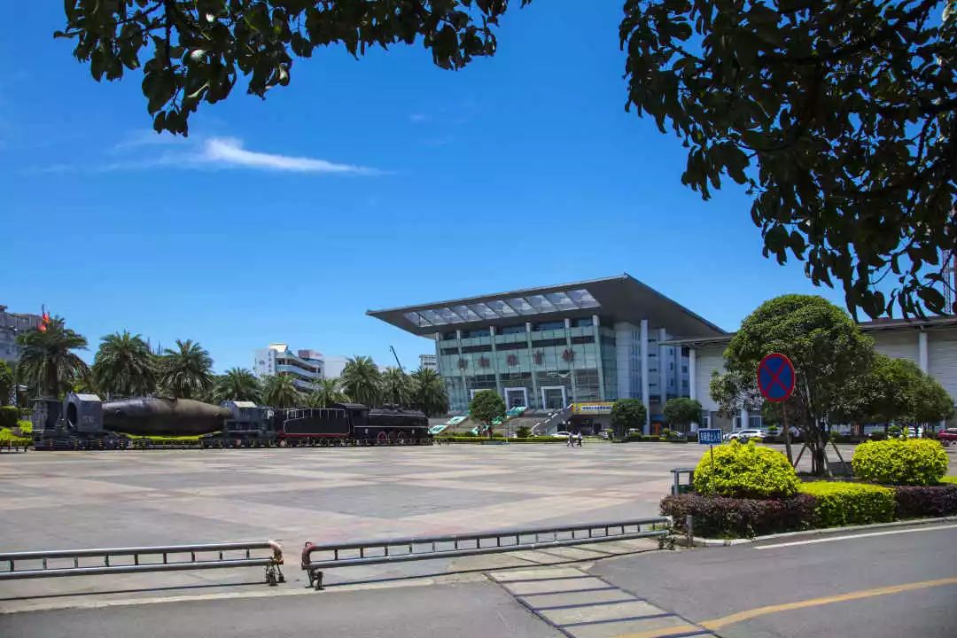 最新柳钢厂招聘,柳钢集团招聘普工工资