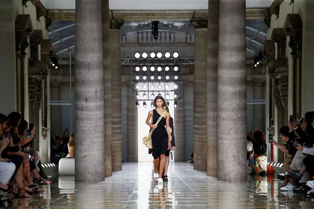 锁定每一个精彩时刻,锁定这8场秀就能包揽全年爆款