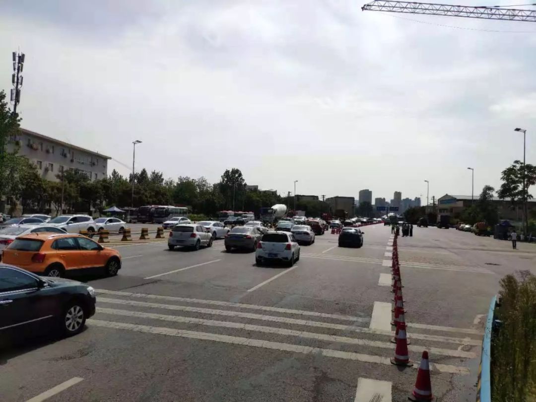 交警中队召开缓堵保畅部署会,交警减量控大缓堵保畅