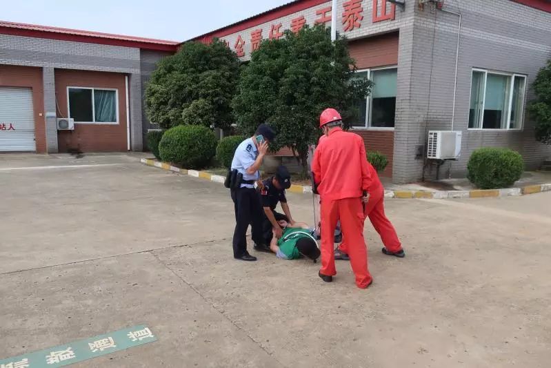 公安大庆安保重点布控筑牢防线,公安开展反恐大练兵部署会