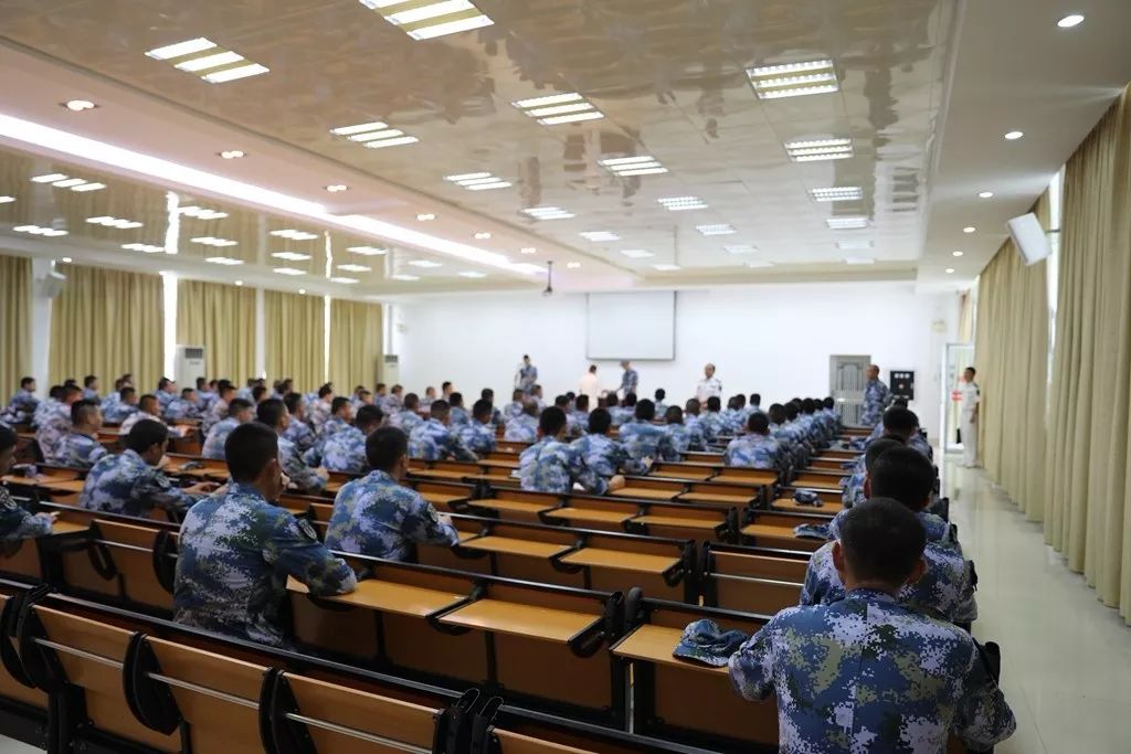 海军院校训练真实视频,海军战队训练真实视频